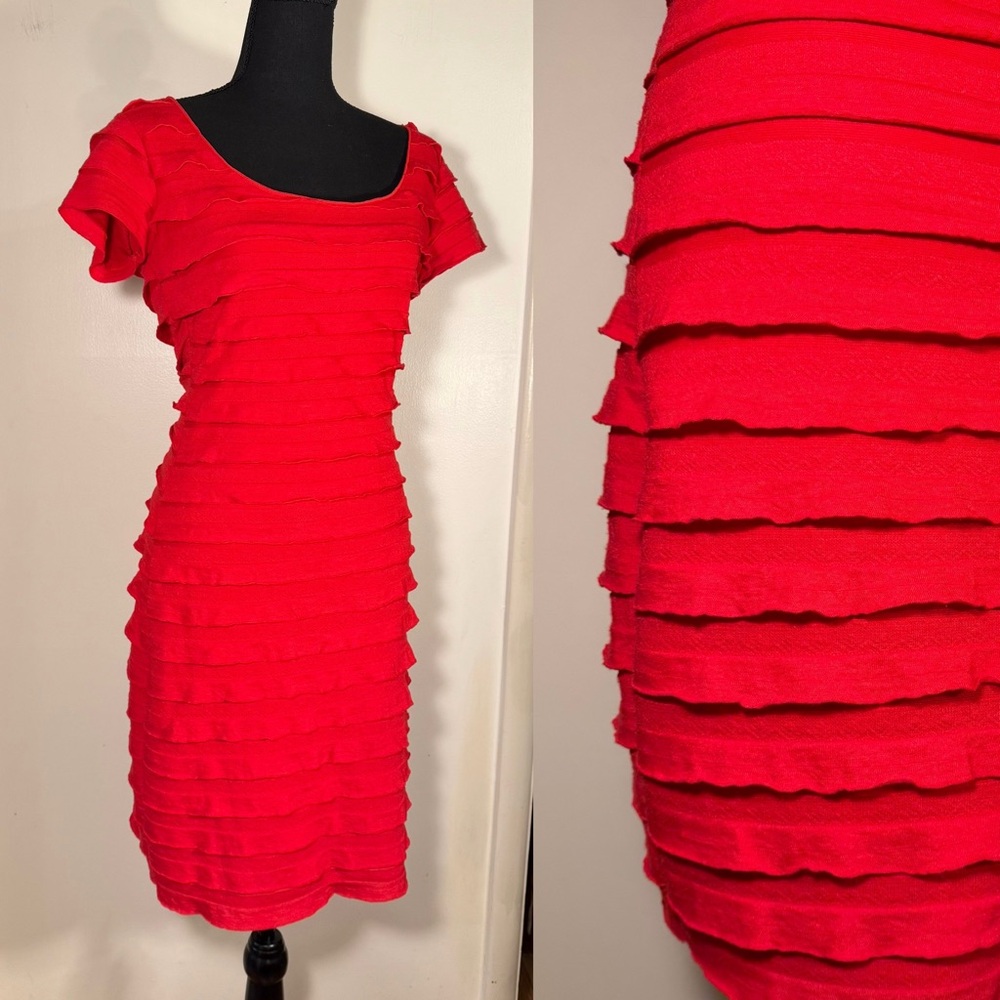 MAX STUDIO red tiered knee length short sleeve stretch dress, Medium